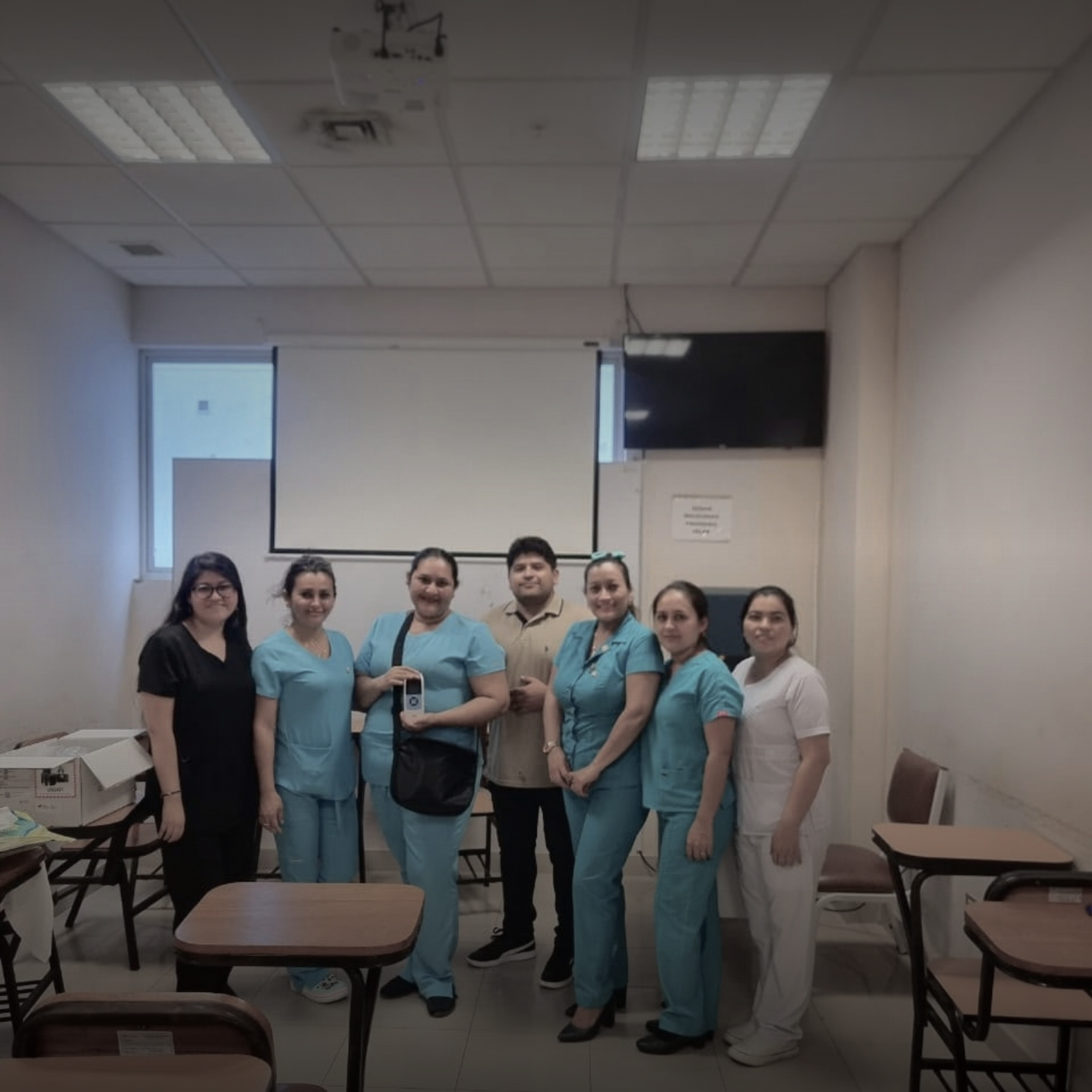 Equipo de salud evaluando con el GSI Corti