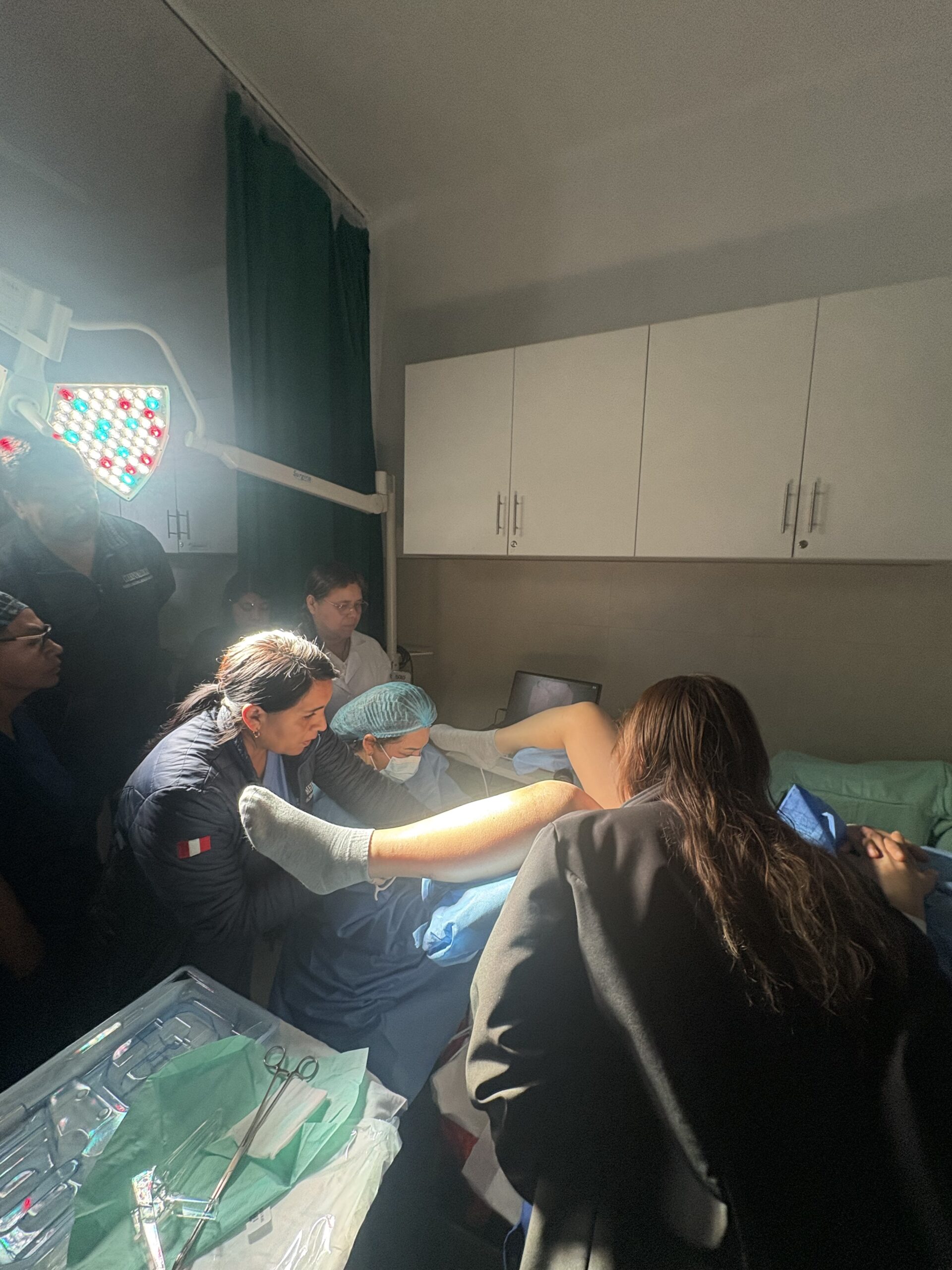 Procedimiento de histeroscopia con el sistema ARMI