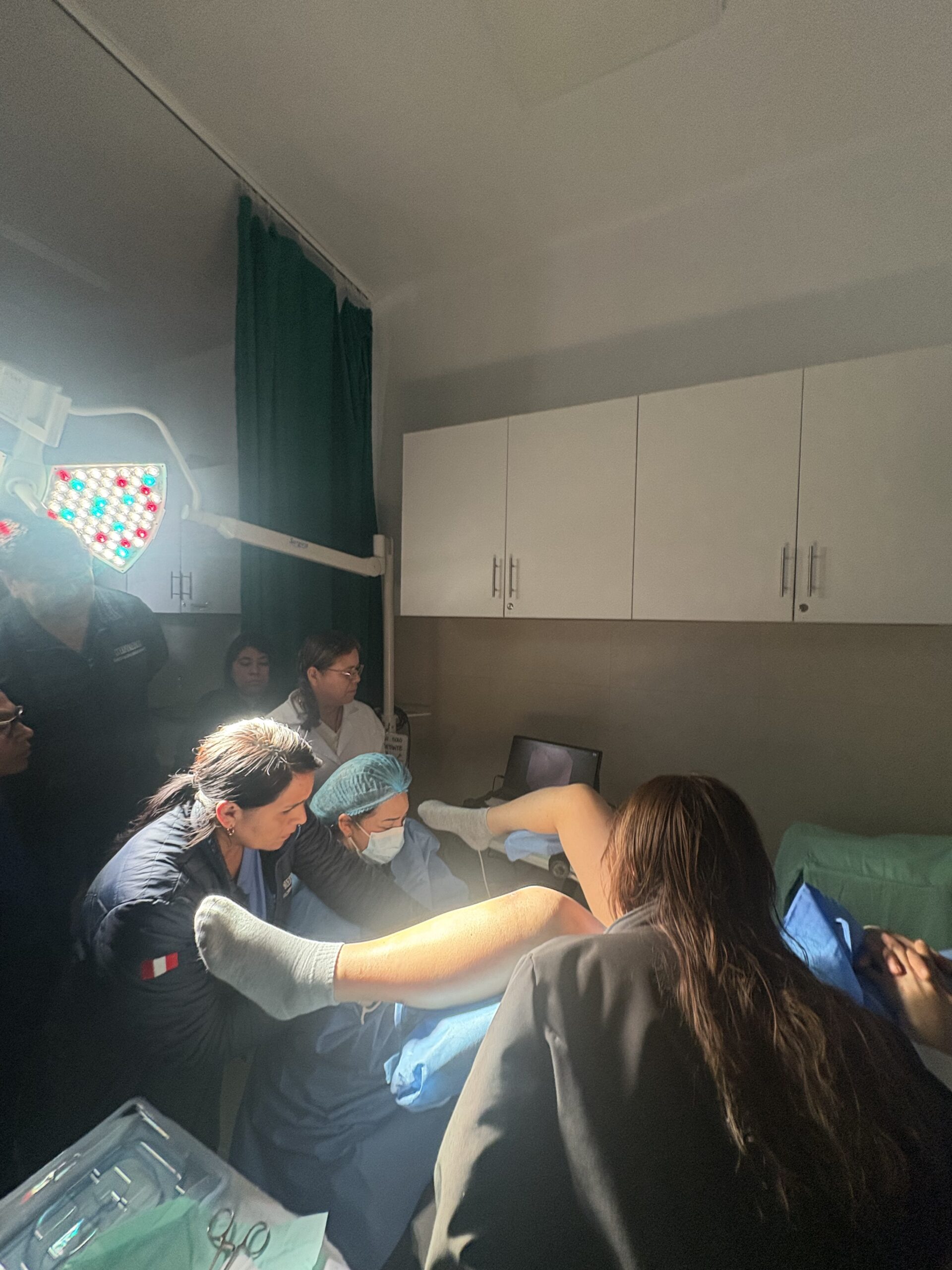 Procedimiento de histeroscopia con el sistema ARMI