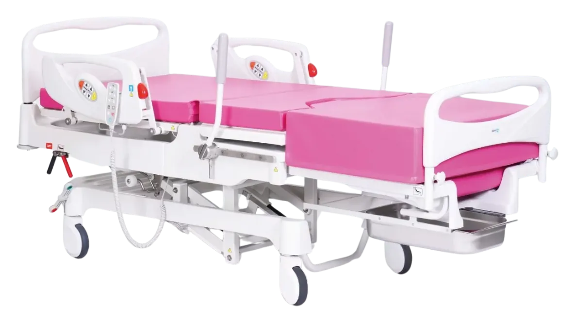 Cama de parto FAMED ROSSA en posición plana con barandillas y estribos
